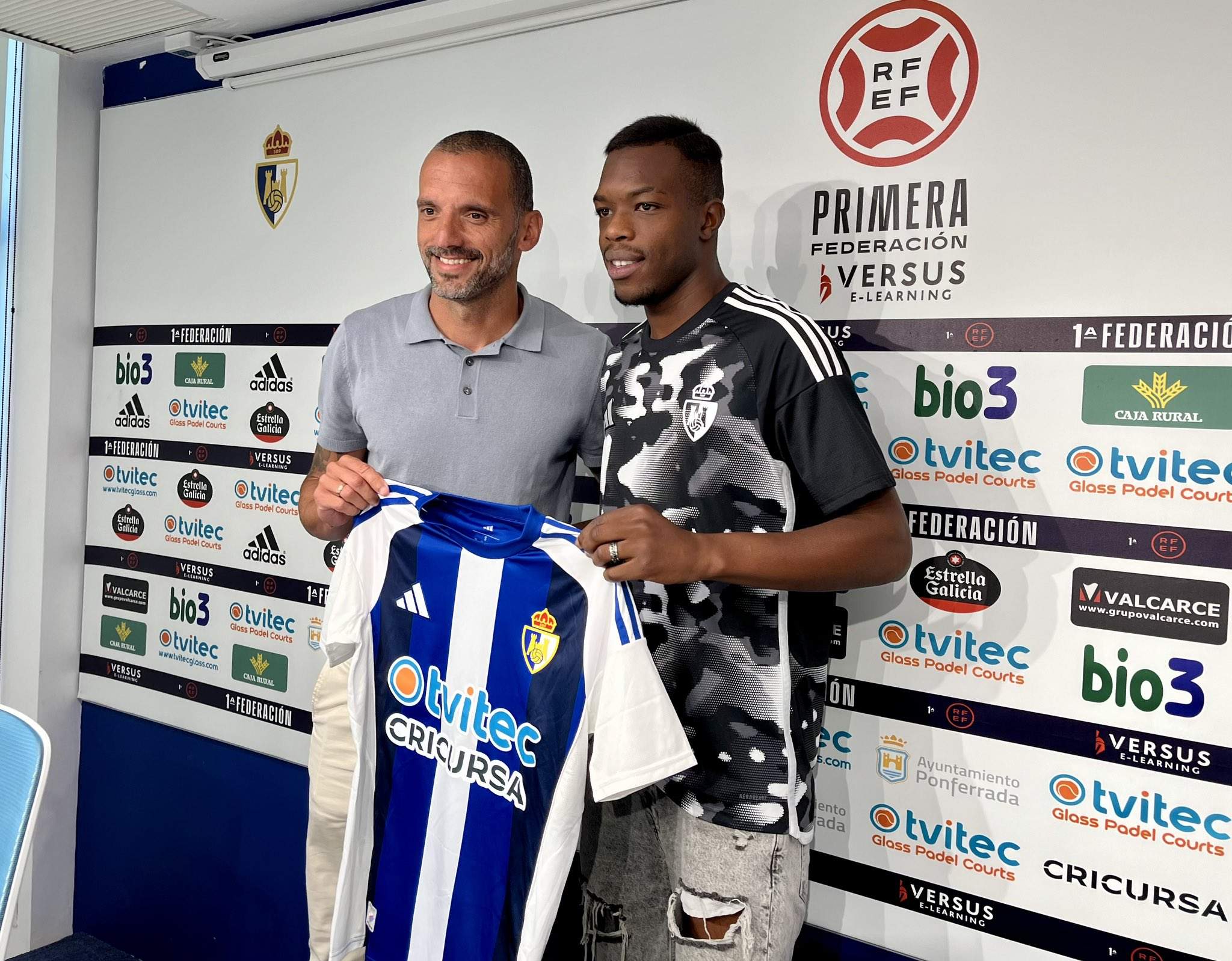 GwYA6brW0AAzl83 GwYA6brW0AAzl83