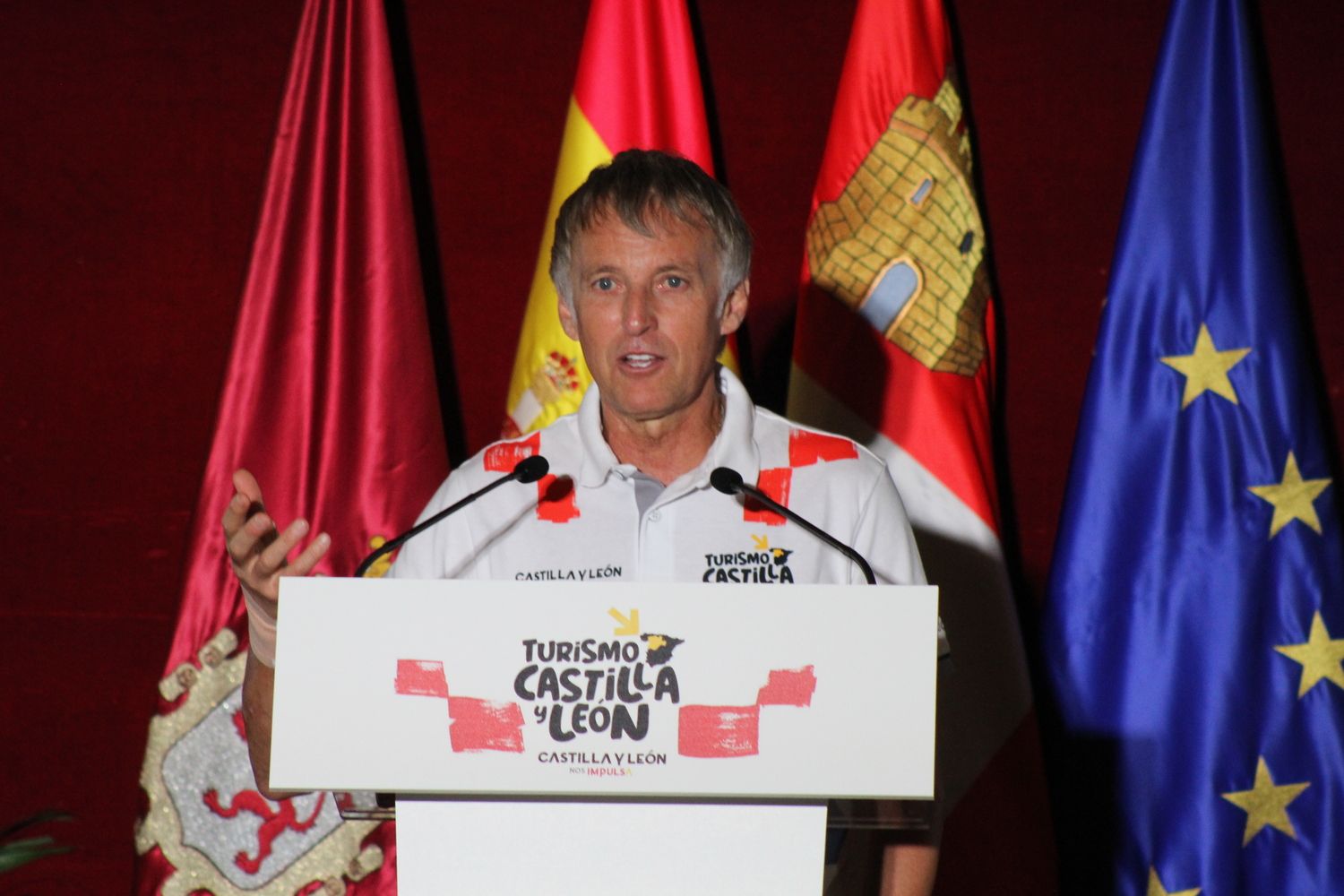 Presentación del coche con el que el leonés Jesús Calleja participará en el Dakar 2026