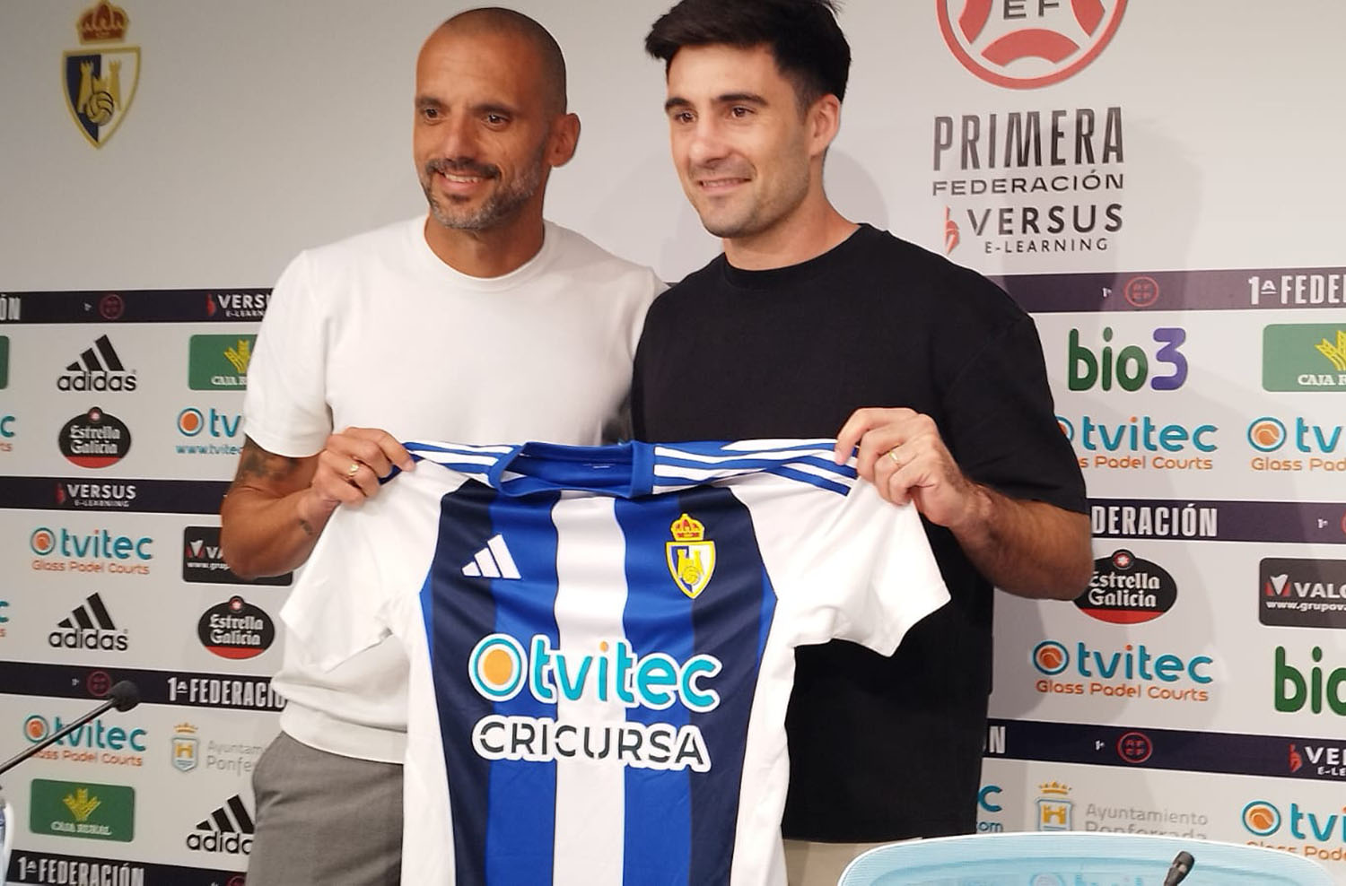 Xemi Fernández se incorpora a la Ponferradina y sueña con el ascenso Xemi Fernández se incorpora a la Ponferradina y sueña con el ascenso