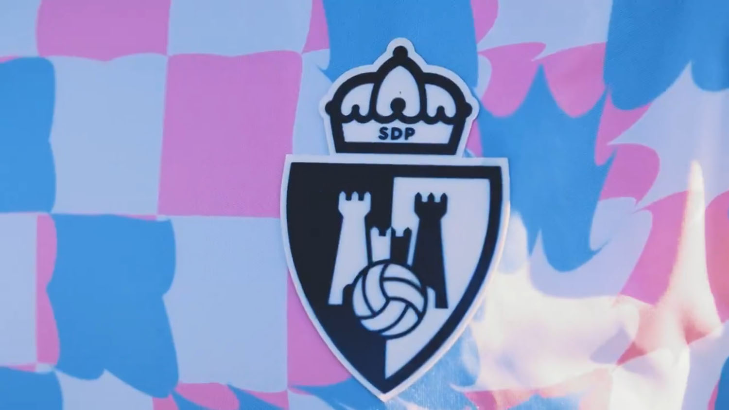 Tercera equipación de la Ponferradina. Tercera equipación de la Ponferradina.