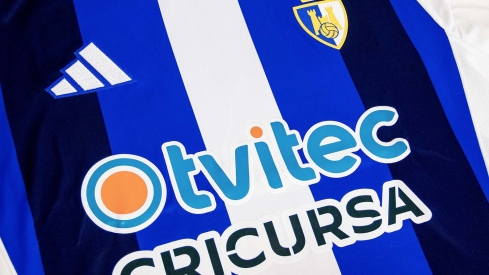 Primera equipación de la Ponferradina.