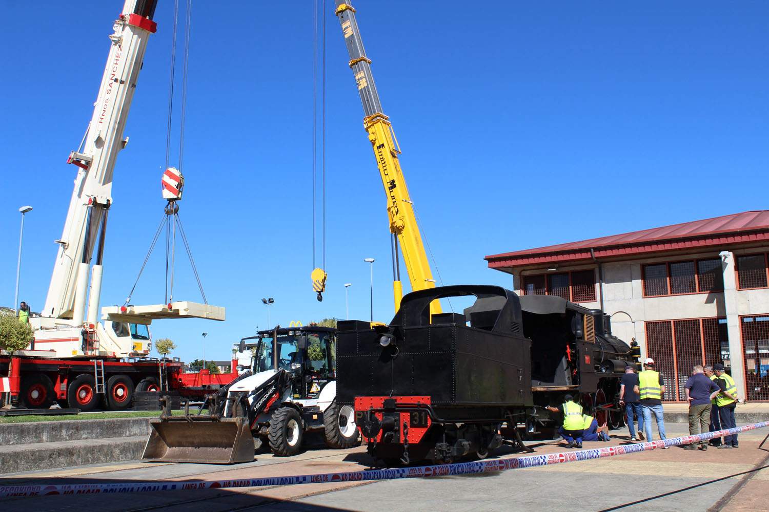 Traslado de la locomotora PV 31 de Ponferrada a los Talleres Ferroviarios de Villablino (1)
