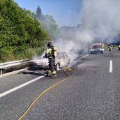 Incendio de un coche en la A 6