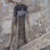 Tumba romana hallada en Astorga | Hallan una tumba romana en Astorga durante las obras de ampliación de una establecimiento comercial