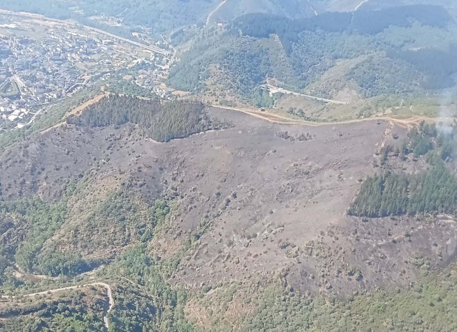 El incendio de Villafranca del Bierzo desciende a nivel 0 de alerta y se aproxima su control. Fuente: Naturaleza CyL 