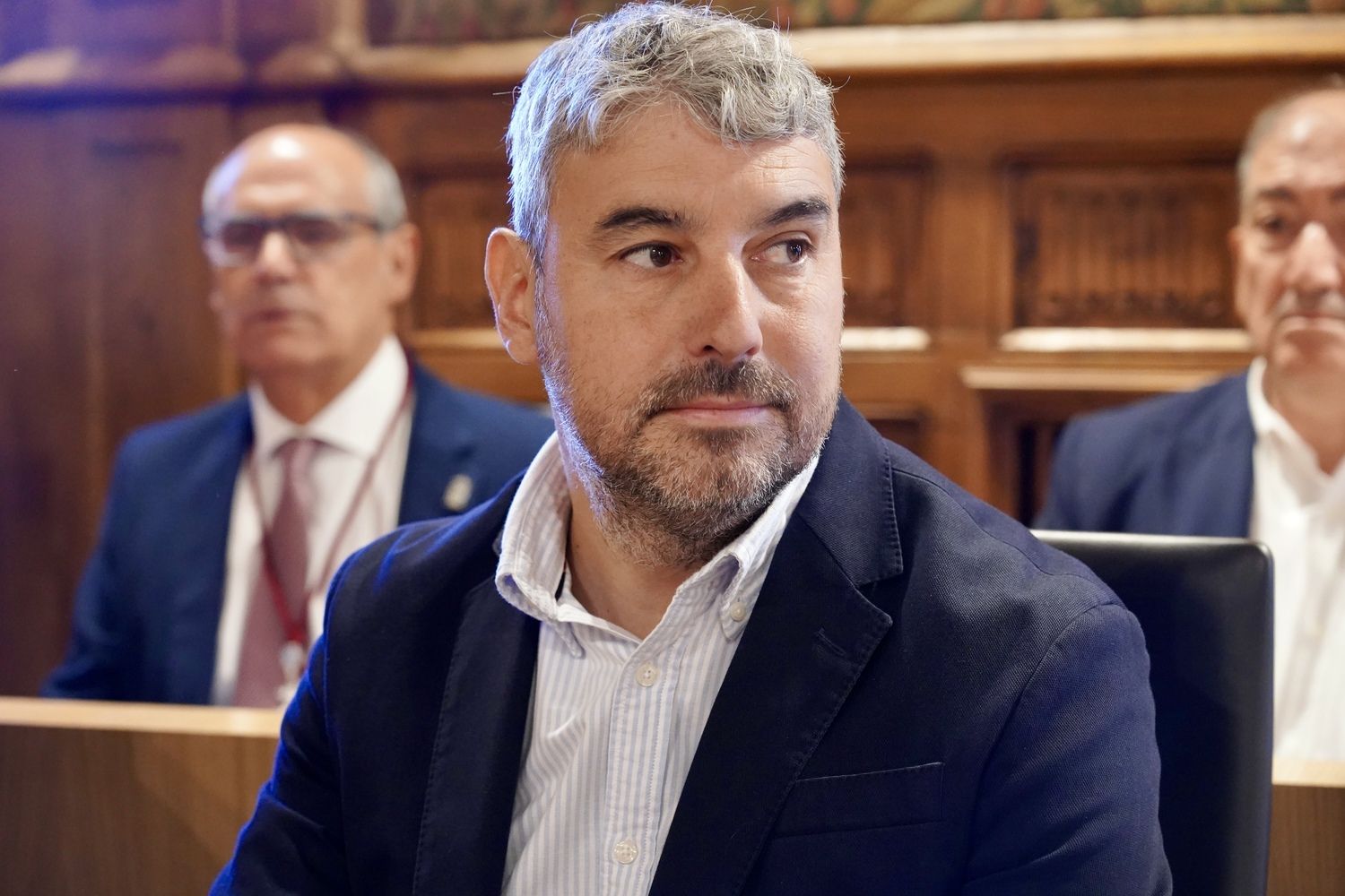 Javier Salgado González y Francisco Javier Álvarez en el pleno de la Diputación de León donde tomaron posesión como diputados | Campillo / ICAL 
