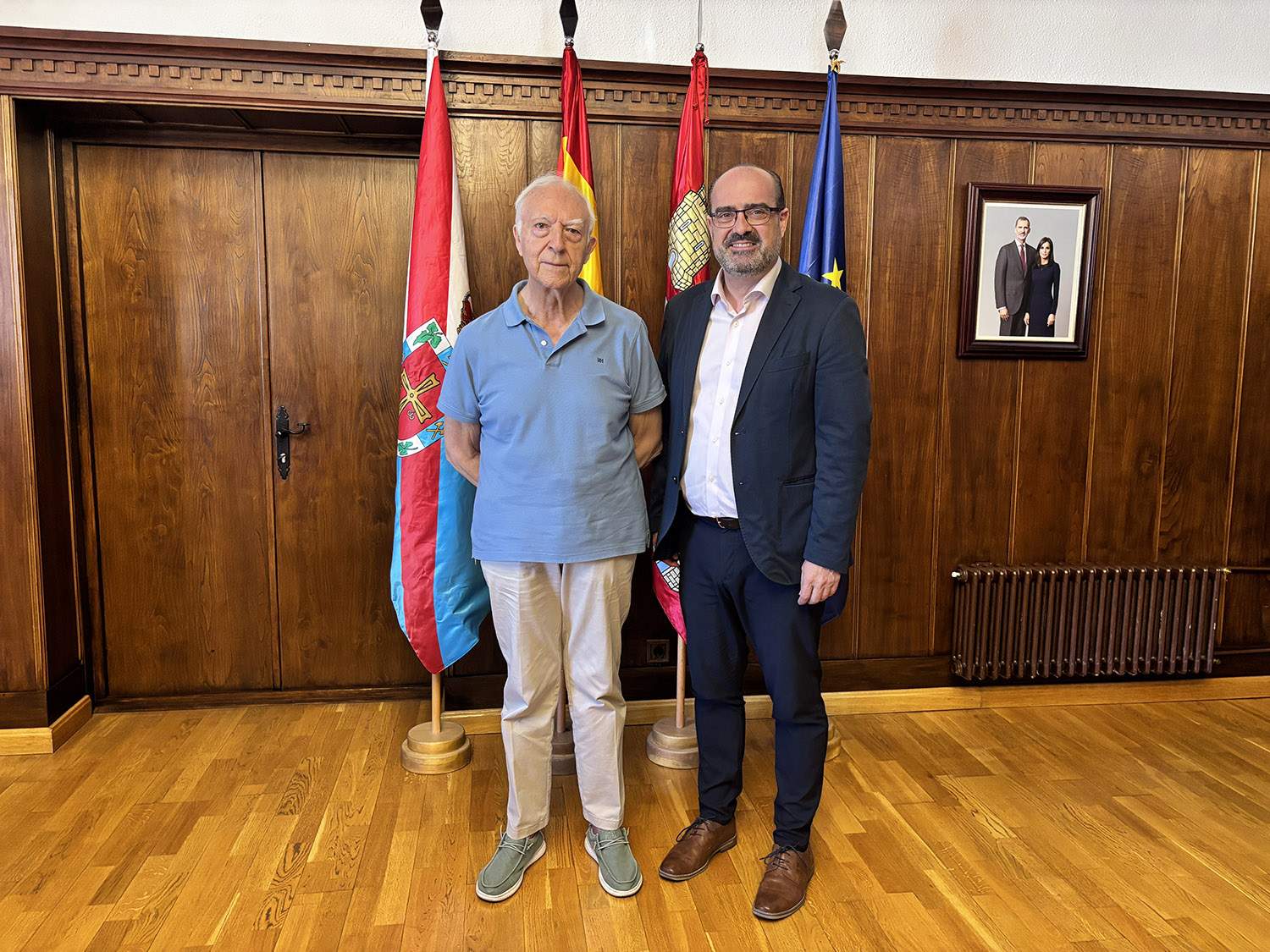 El exdiputado, Manuel Ángel Fernández Arias (I), y el alcade de Ponferrada, Marco Morala