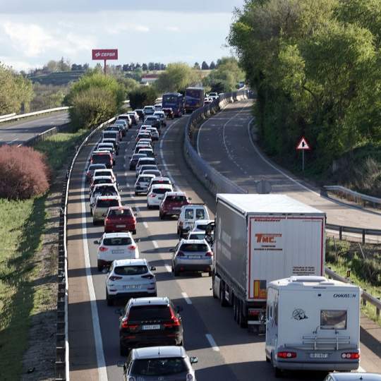 Tráfico despliega un amplio operativo por el 1 de mayo con más de seis millones de desplazamientos previstos
