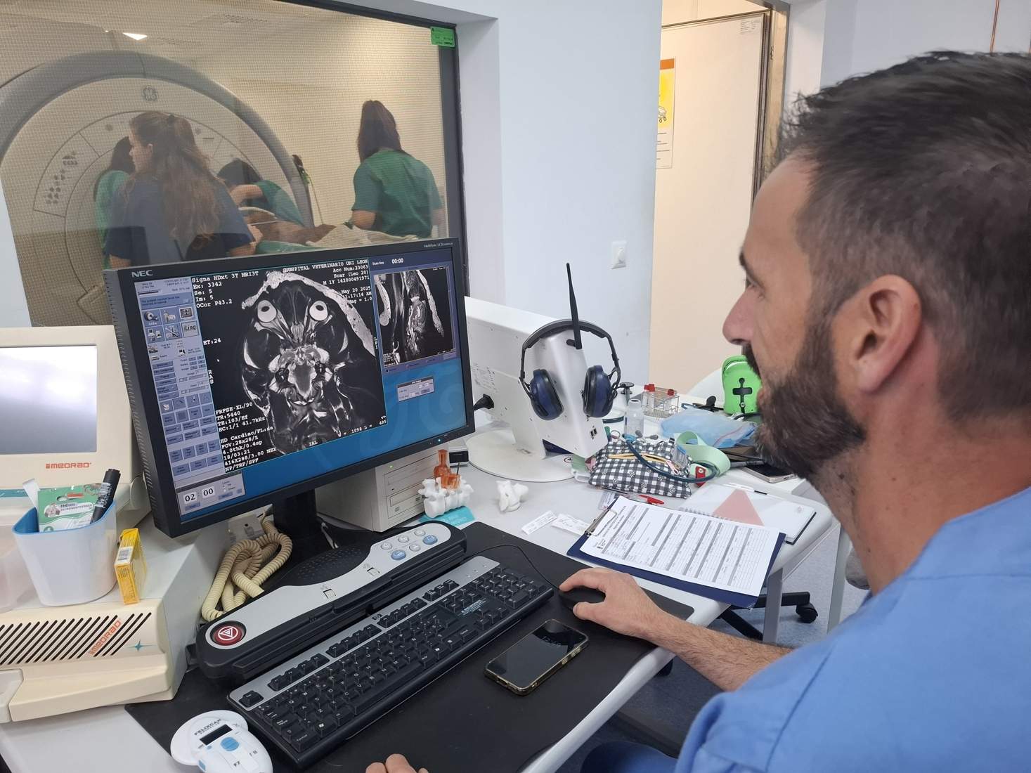 Hospital Veterinario ULE Leones de Cabarceno (1) Hospital Veterinario ULE Leones de Cabarceno (1)