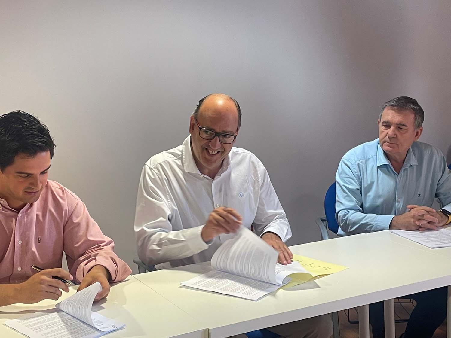 firma convenio pizarra 1