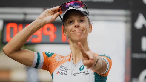 La deportista Carolina Laurentiu representará al Bierzo en el triatlón Norseman de Noruega