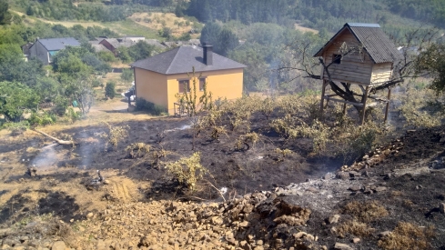 Los Bomberos de Ponferrada extinguen dos incendios, uno en La Placa y otro en Arganza
