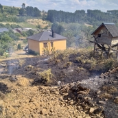 Los Bomberos de Ponferrada extinguen dos incendios, uno en La Placa y otro en Arganza