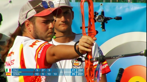 El arquero berciano Héctor González, cuarto en la modalidad por equipos de la European Youth Cup