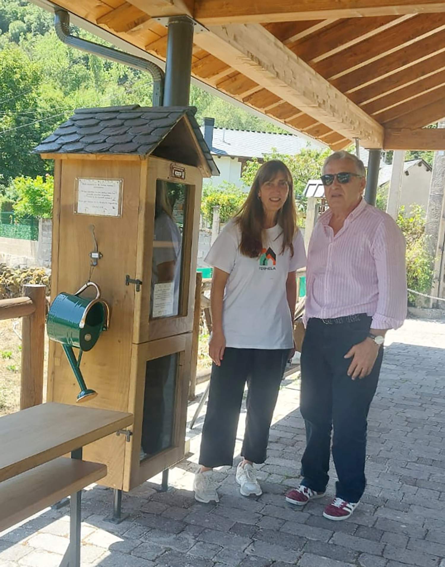 ICAL. Mini biblioteca de libros libres en San Esteban de Valdueza (León), impulsadas por A Plena Cultura ICAL. Mini biblioteca de libros libres en San Esteban de Valdueza (León), impulsadas por A Plena Cultura