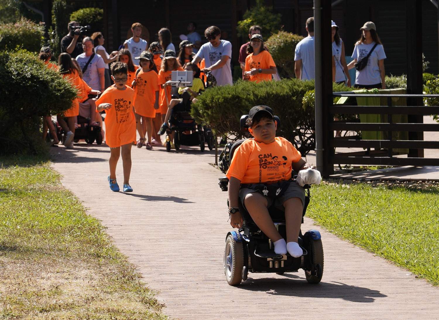 Presentación del campamento de Aspaym en el Bosque de los Sueños | Foto: César Hornija, ICAL. Presentación del campamento de Aspaym en el Bosque de los Sueños | Foto: César Hornija, ICAL.