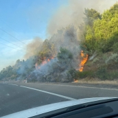 Fuego en la A 6 en San Miguel de las Dueñas 