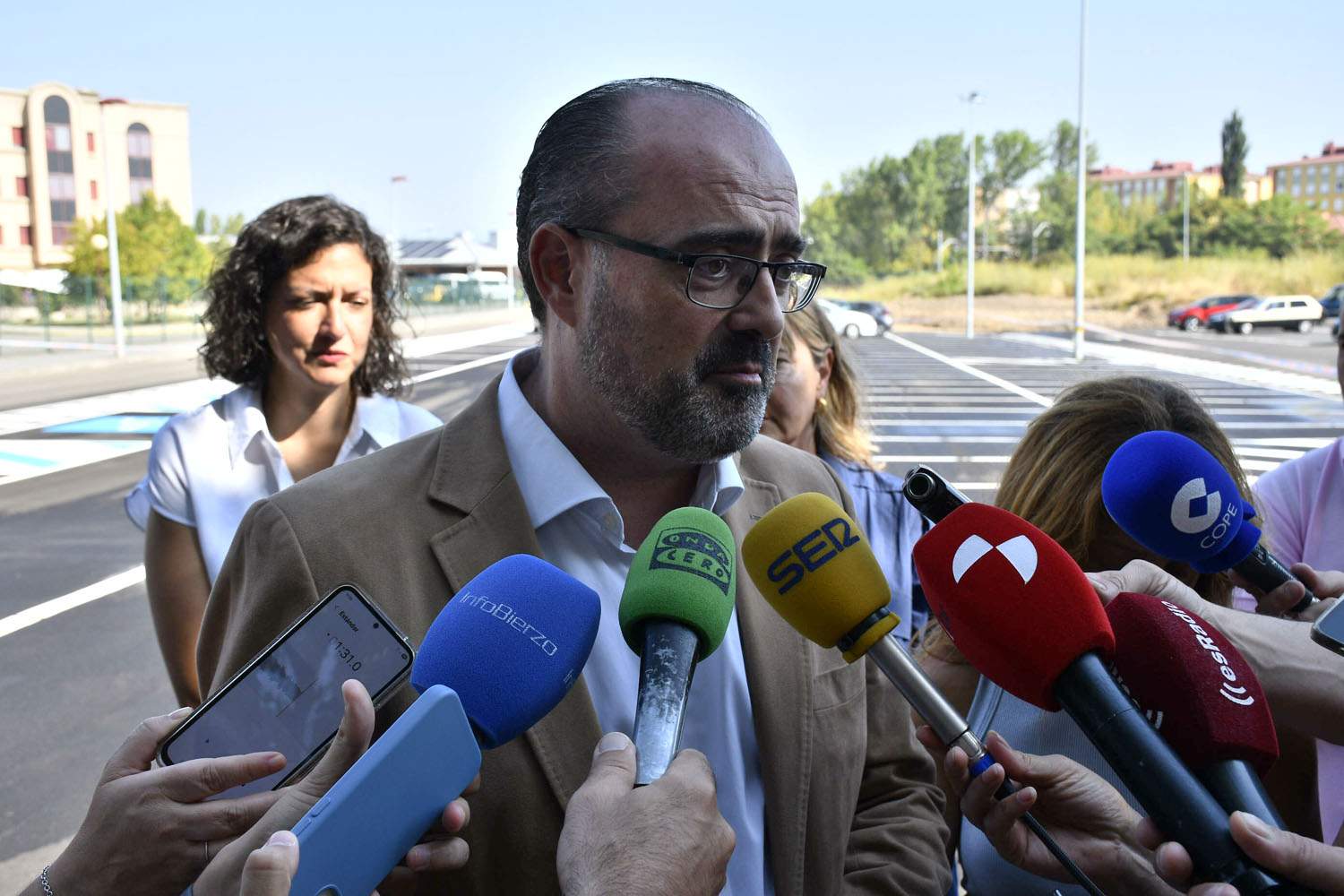 Morala defiende el equilibrio entre el "derecho al descanso y las tradiciones" en el caso del silencio de las campanas de San Ignacio