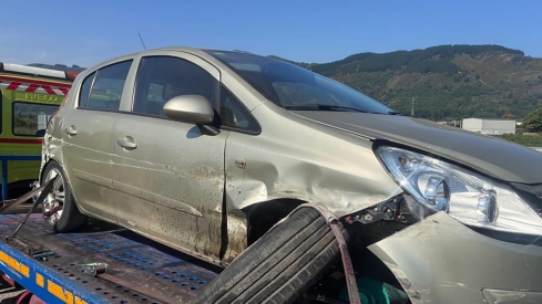 Investigado un menor por robar un coche y provocar un accidente mientras conducía drogado en Ponferrada