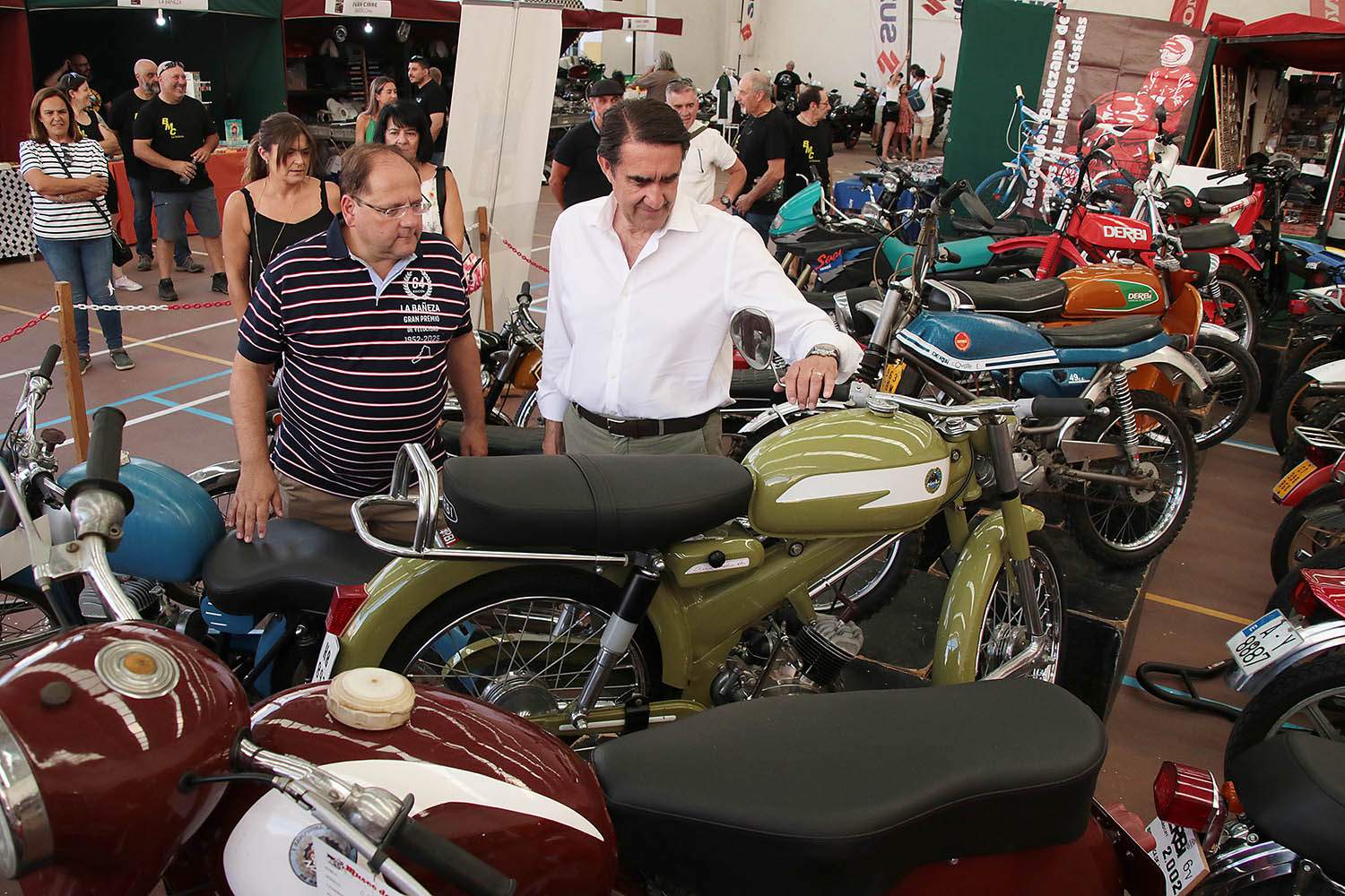 Peio García ICAL. El consejero de Medio Ambiente, Vivienda y Ordenación del Territorio de la Junta de Castilla y León, Juan Carlos Suárez Quiñones, asiste a la presentación del GP de La Bañeza