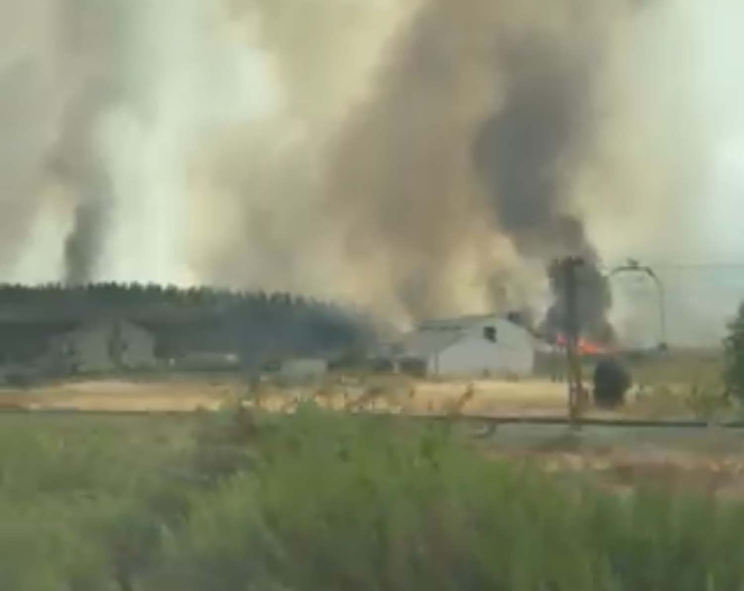 Incendio en Villaverde de los Cestos (Castropodame). Nuria Meléndez y Dani Merino