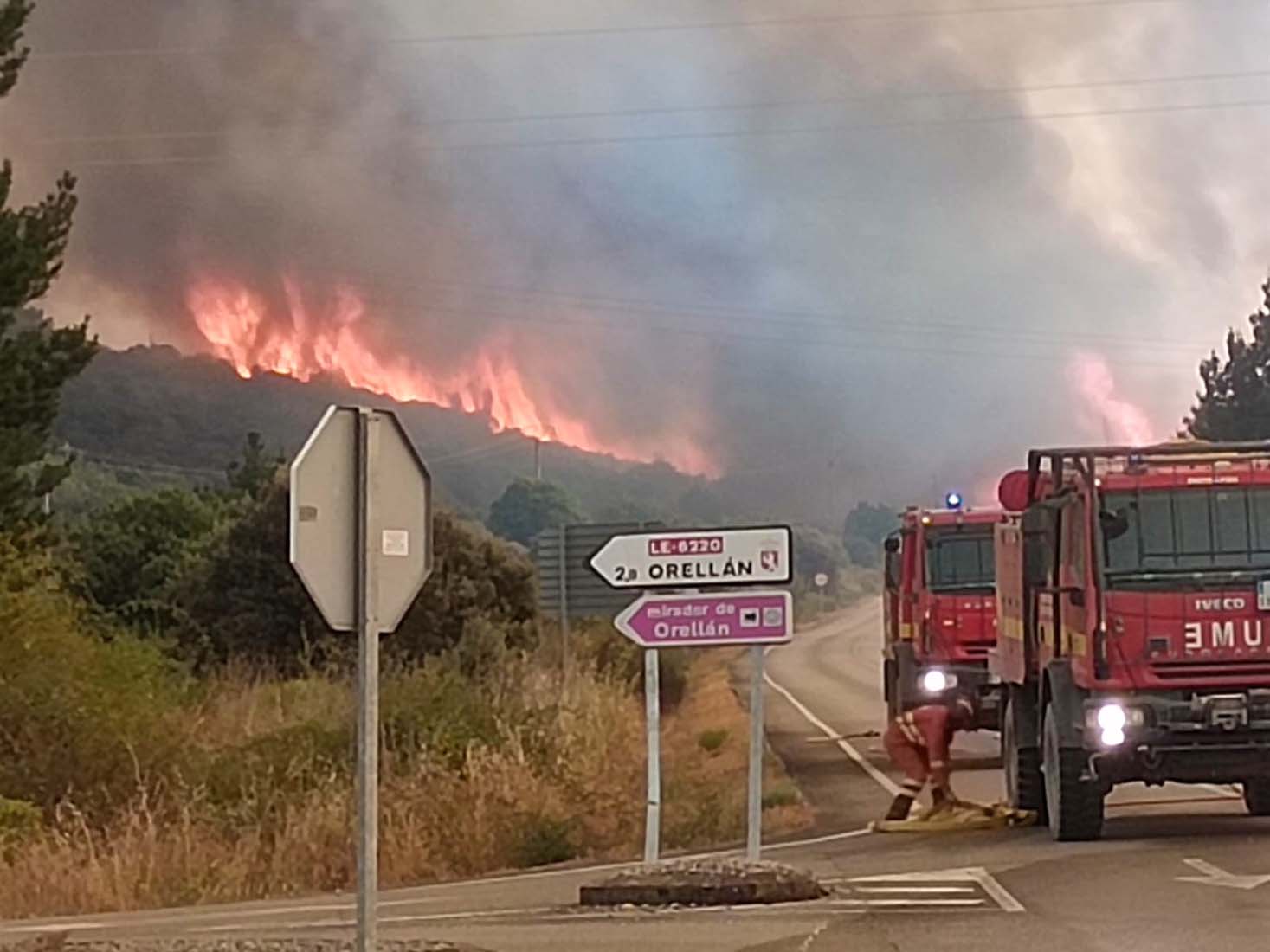 Desalojo de Médulas y Orellán por el incendio de Yeres (1) Desalojo de Médulas y Orellán por el incendio de Yeres (1)
