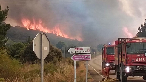 Desalojo de Médulas y Orellán por el incendio de Yeres (1)