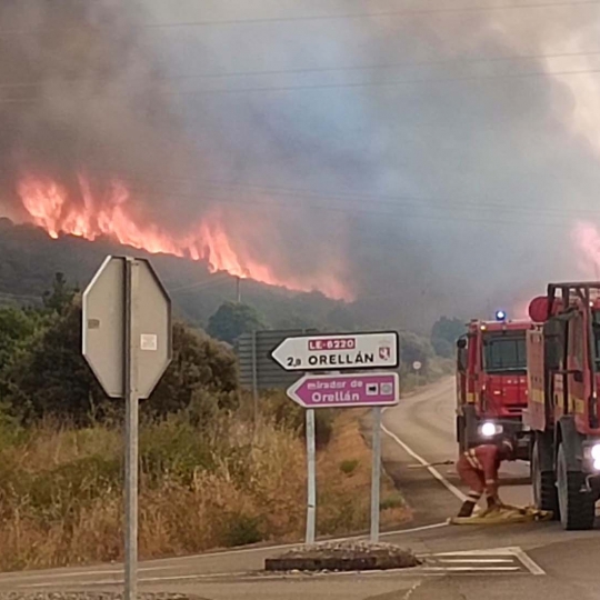 Desalojo de Médulas y Orellán por el incendio de Yeres (1) Desalojo de Médulas y Orellán por el incendio de Yeres (1)