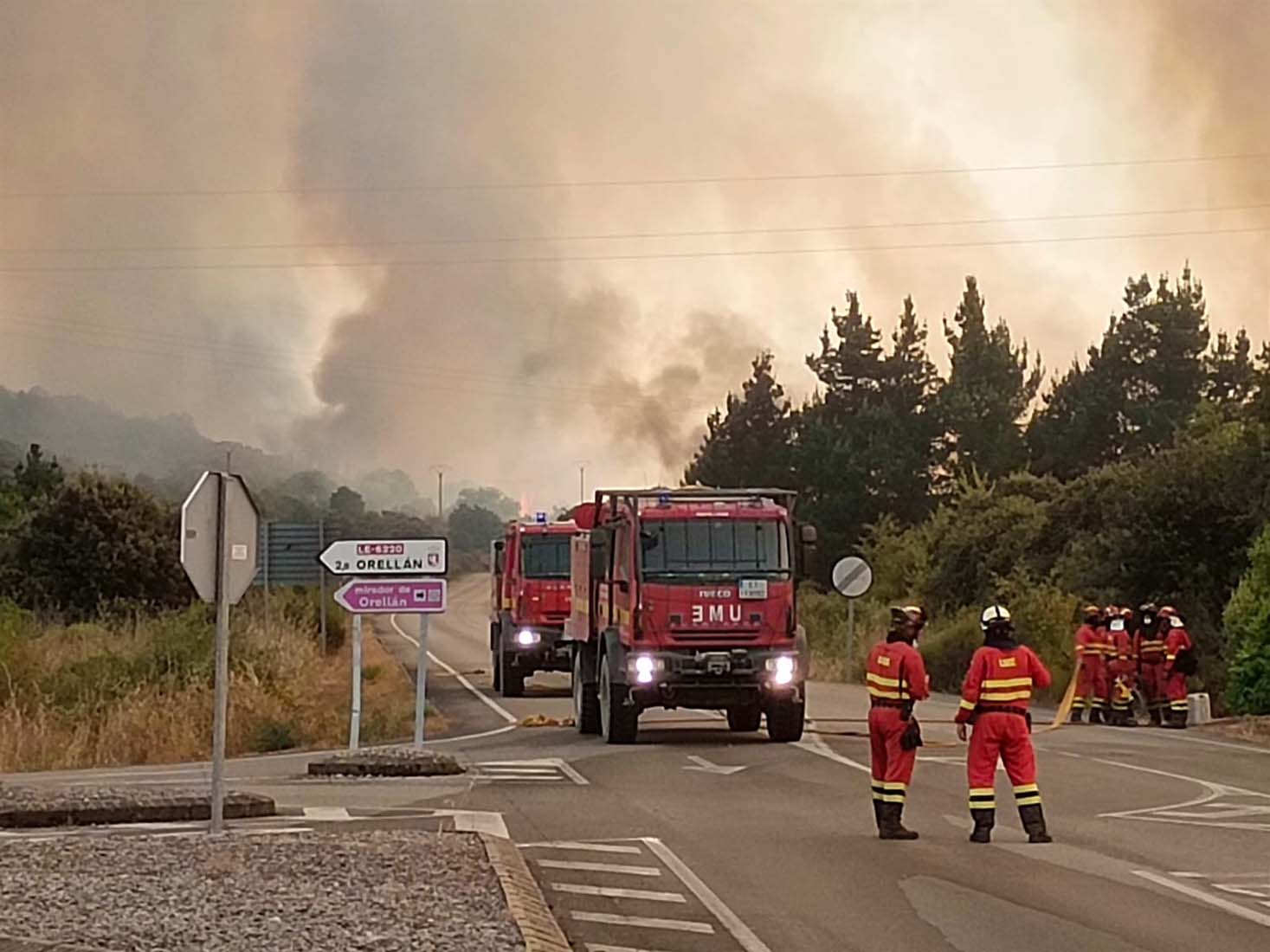Desalojo de Médulas y Orellán por el incendio de Yeres (3) Desalojo de Médulas y Orellán por el incendio de Yeres (3)