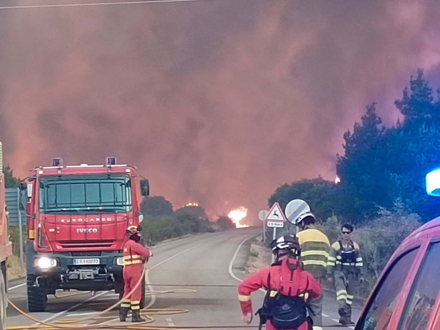 Desalojo de Médulas y Orellán por el incendio de Yeres (8)
