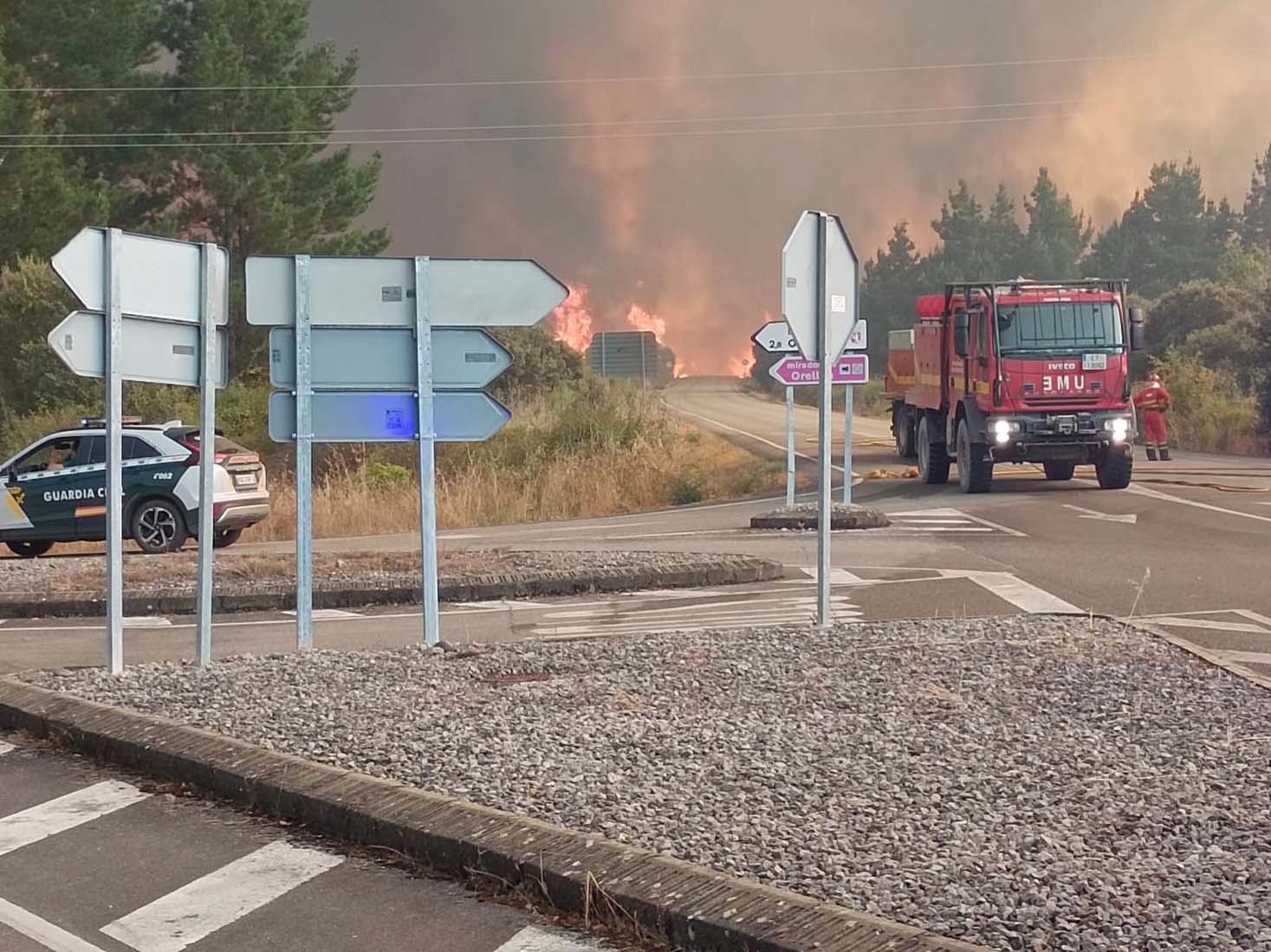 Desalojo de Médulas y Orellán por el incendio de Yeres (11) Desalojo de Médulas y Orellán por el incendio de Yeres (11)