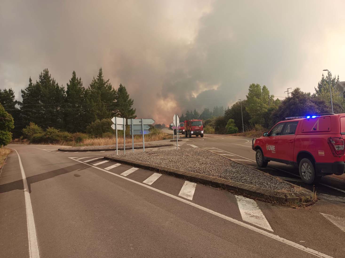 Desalojo de Médulas y Orellán por el incendio de Yeres (14) Desalojo de Médulas y Orellán por el incendio de Yeres (14)
