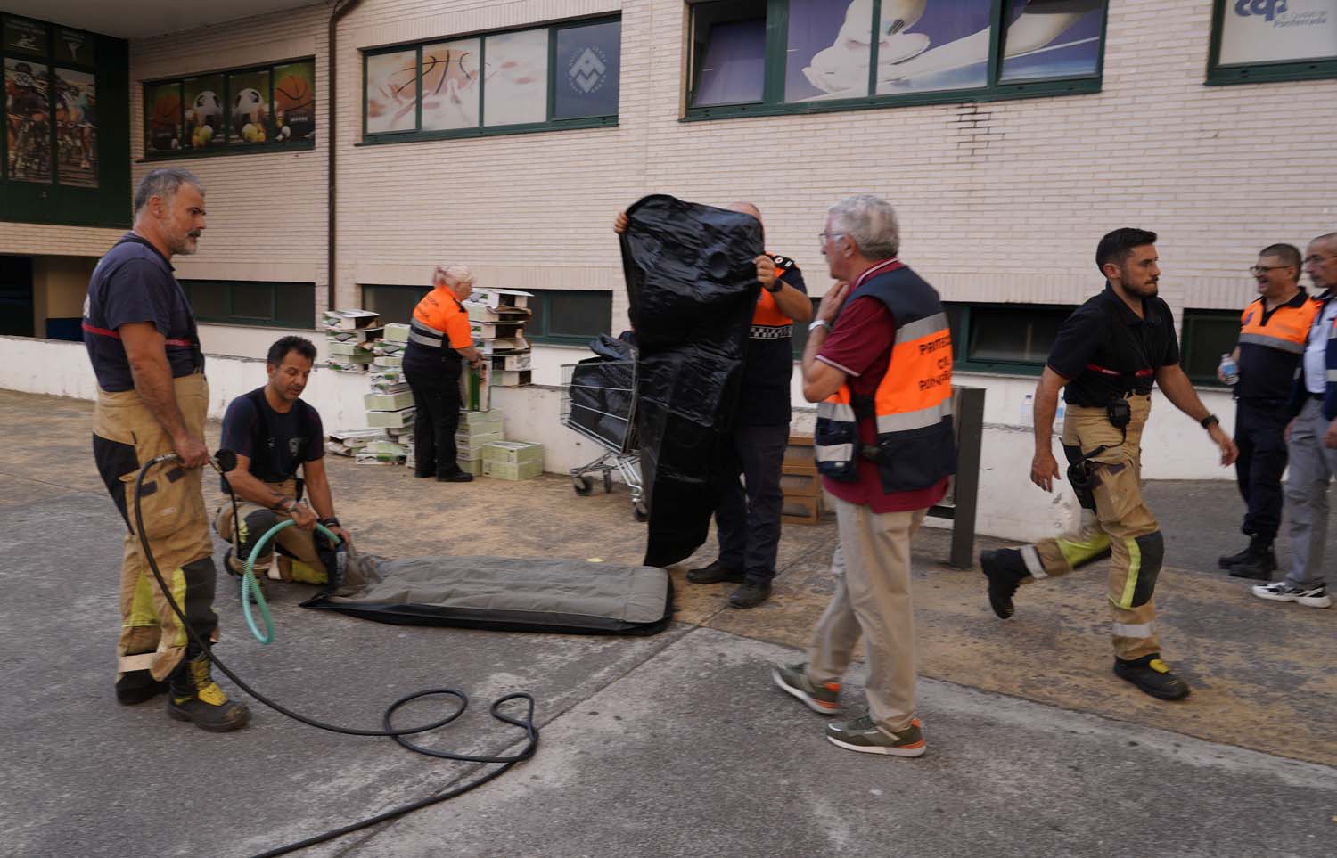Preparativos en el pabellón Lydia Valentín de Ponferrada(2)