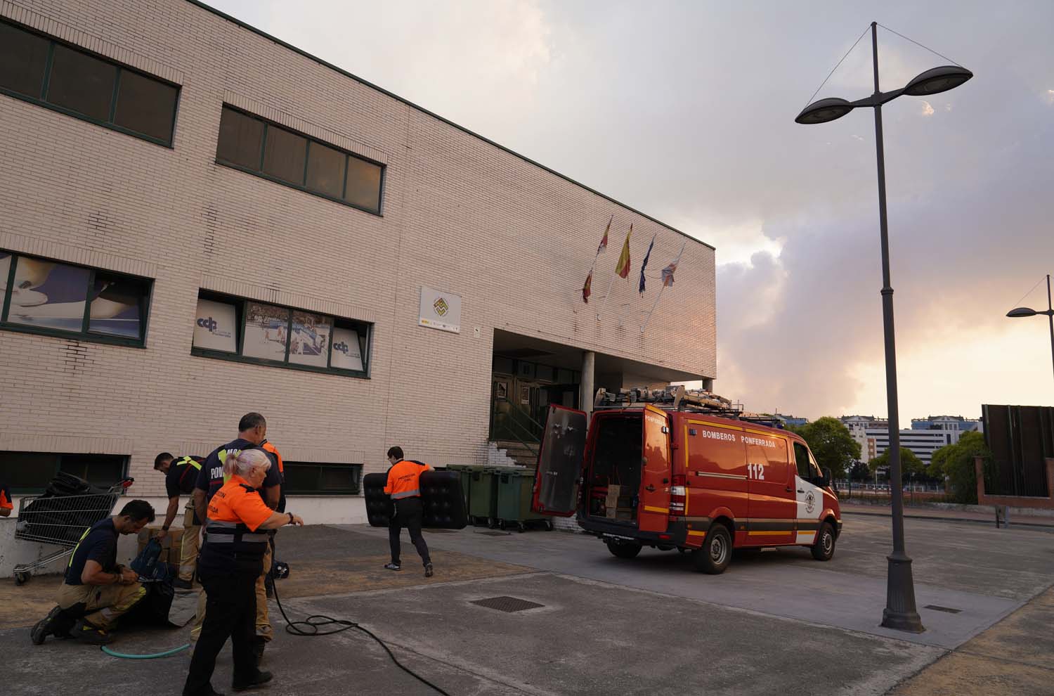 Preparativos en el pabellón Lydia Valentín de Ponferrada(4)