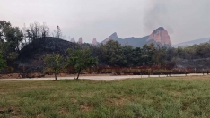 Las Médulas calcinadas por las llamas Diputación de León (7) | La aplicación de fuego técnico permite estabilizar la parte noreste del incendio que afecta a Las Médulas y que avanza hacia Pombriego