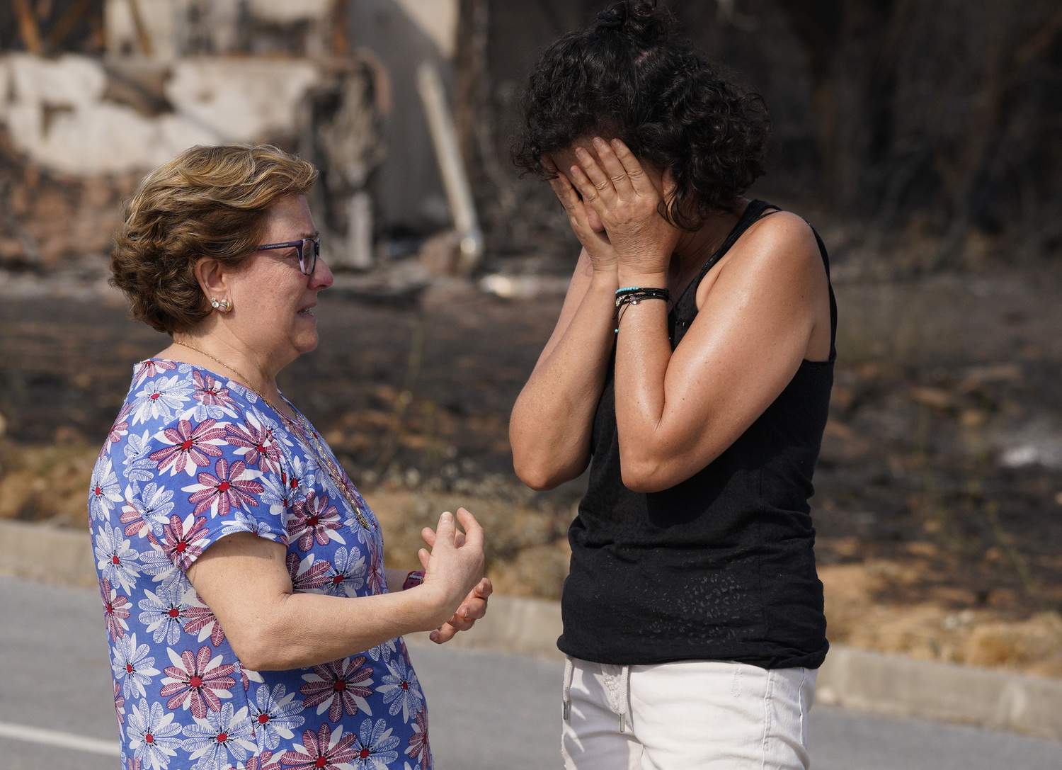 Los desalojados por el incendio que afecta a Las Médulas no podrán regresar por ahora a sus pueblos | César Hornija / ICAL Los desalojados por el incendio que afecta a Las Médulas no podrán regresar por ahora a sus pueblos | César Hornija / ICAL