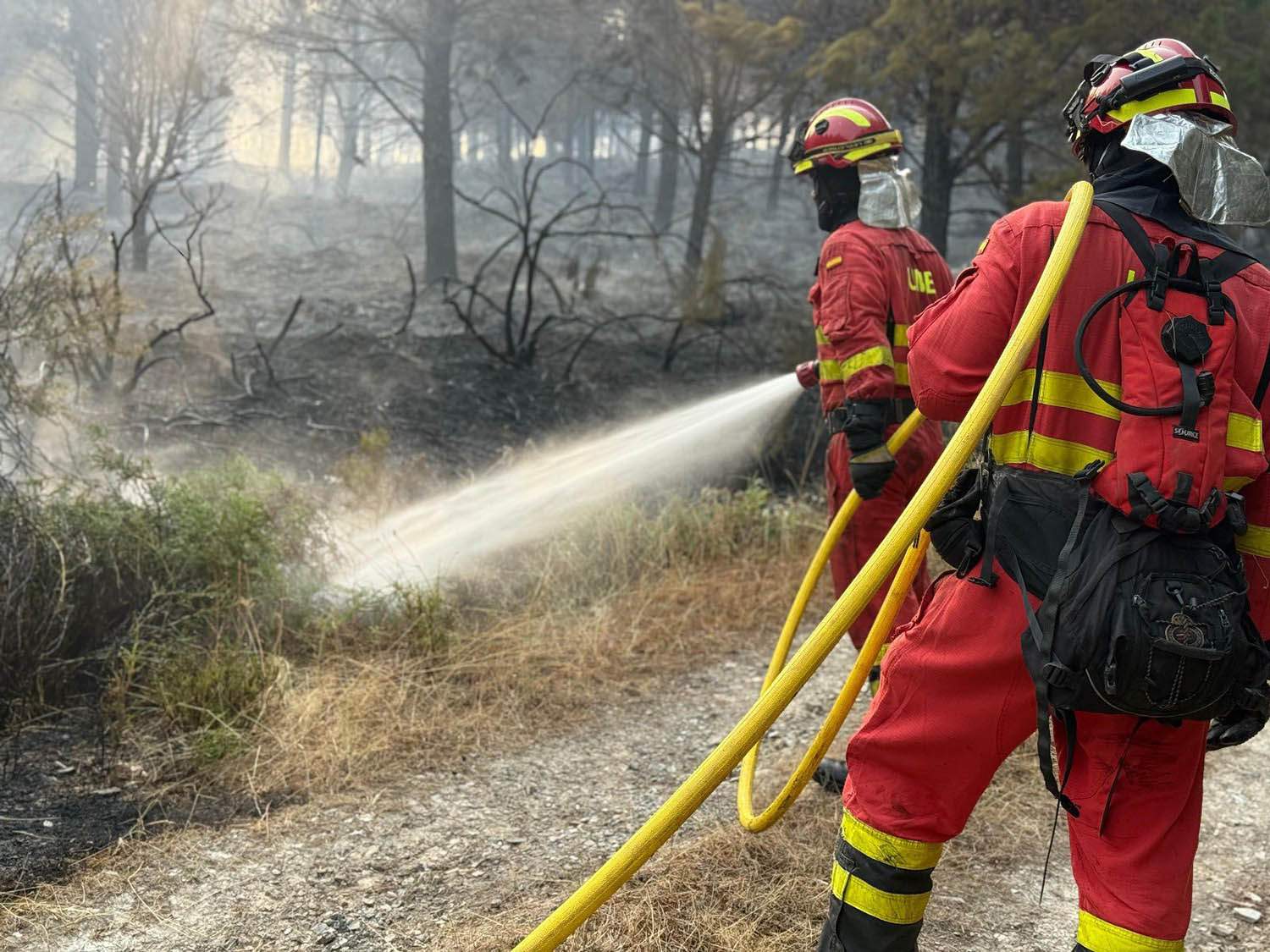 Unidades de la UME en el incendio de Yeres