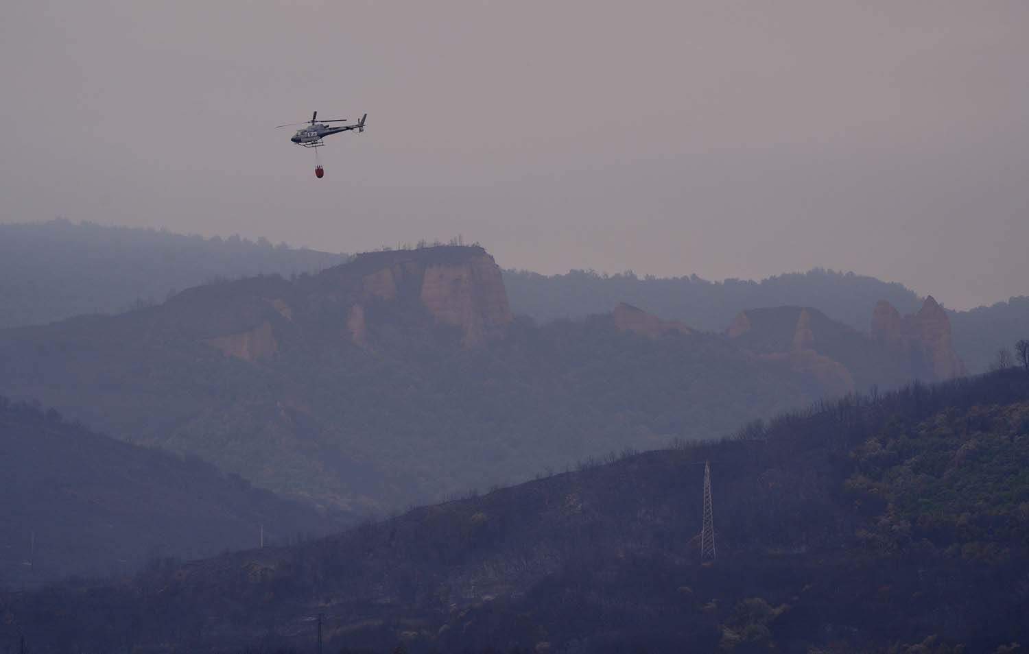 César HornijaICAL. Incendio en Las Médulas(2)