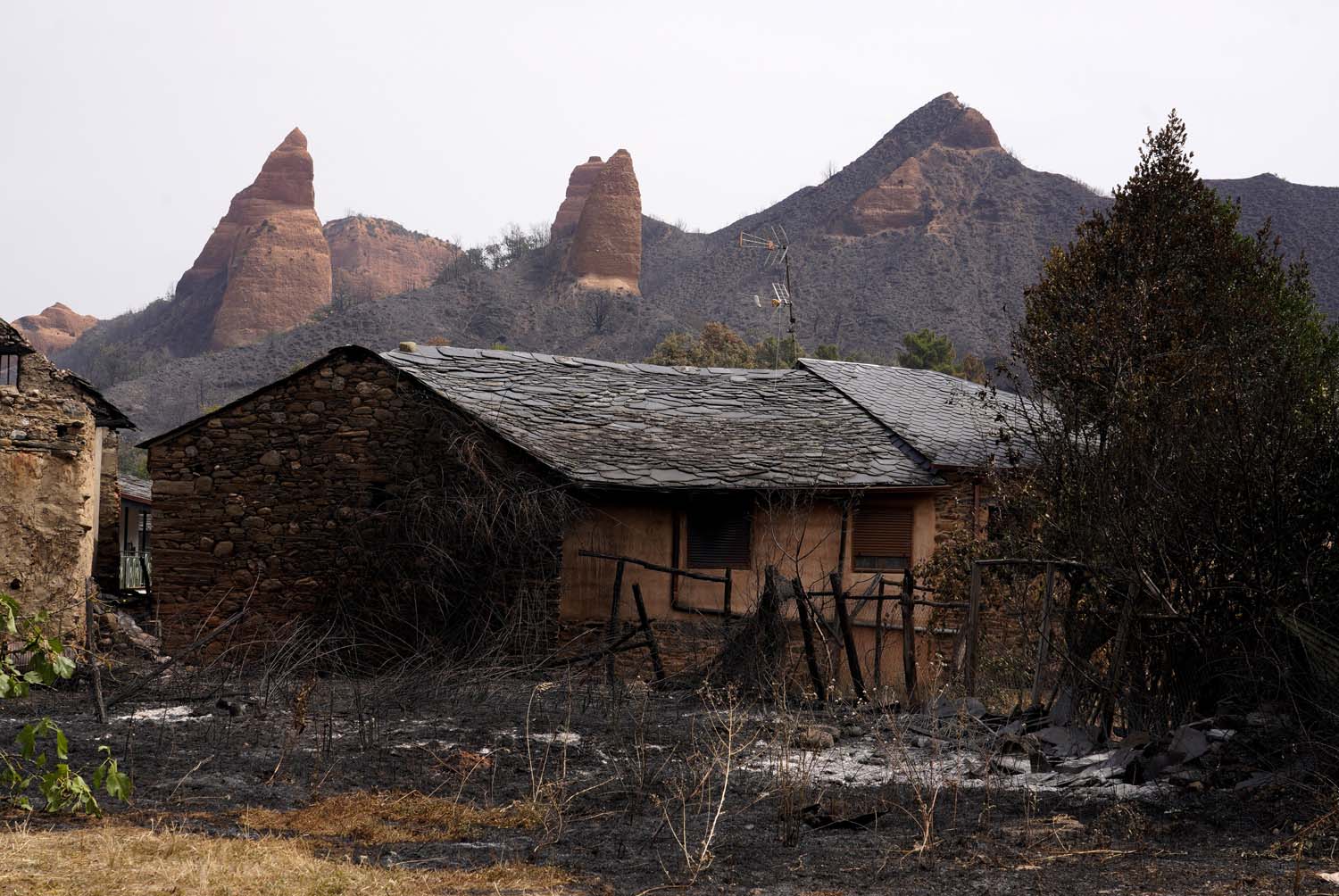 César HornijaICAL. Efectos del incendio en Las Médulas (7)