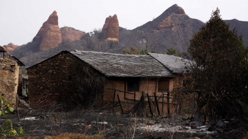 César Hornija ICAL. Efectos del incendio en Las Médulas (7) César Hornija ICAL. Efectos del incendio en Las Médulas (7)
