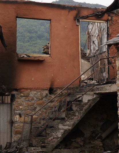 César Hornija ICAL. Efectos del incendio en Las Médulas (27) César Hornija ICAL. Efectos del incendio en Las Médulas (27)