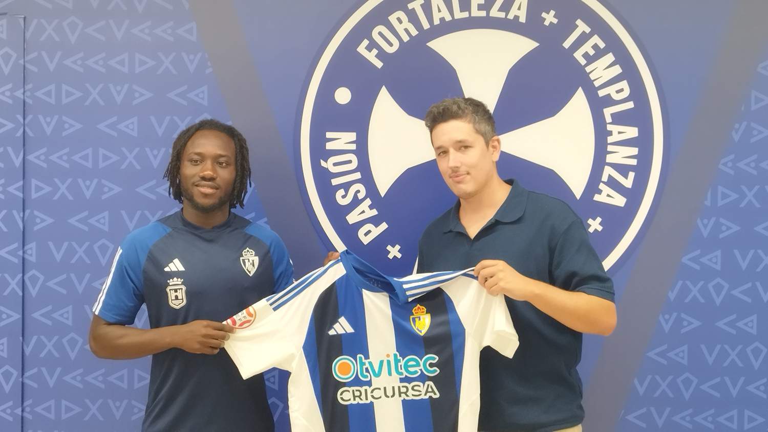 Presentación de Eugene Frimpong con la Ponferradina Presentación de Eugene Frimpong con la Ponferradina