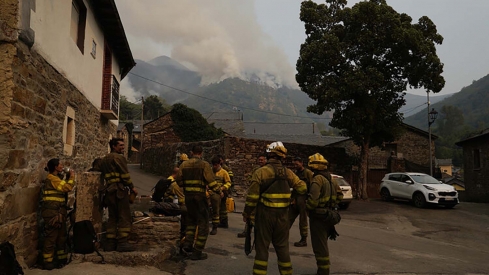 César Hornija / ICAL. Incendio en Salientes (León) 