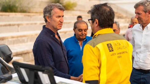 Feijóo y Mañueco visitarán el puesto de mando avanzado de Palacios del Sil en plena crisis de incendios. Feijoo en sus redes sociales 