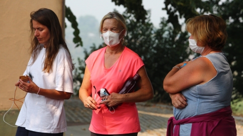 Vecinos desalojados de Peñalba de Santiago, Bouzas, San Cristóbal de Valdueza, Espinoso de Compludo y Manzanedo de Valdueza por el incendio de Llamas de Cabrera (7)