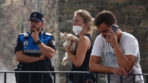 Vecinos desalojados de Peñalba de Santiago, Bouzas, San Cristóbal de Valdueza, Espinoso de Compludo y Manzanedo de Valdueza por el incendio de Llamas de Cabrera (22)