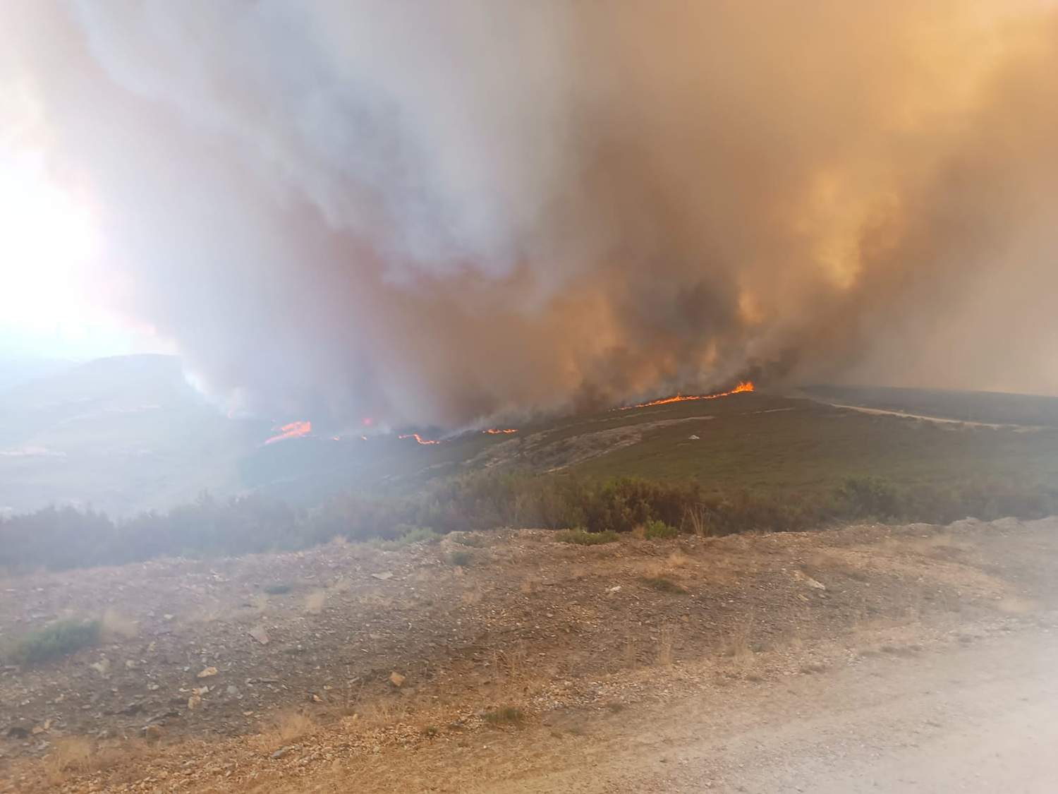 Pobladura de la Sierra se convierte en el décimo pueblo desalojado por el incendio de Yeres