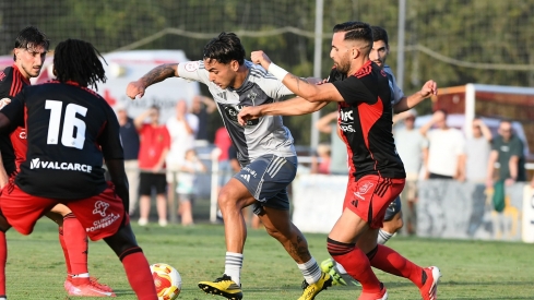 La Ponferradina vuelve a ver puerta y acumula buenos minutos ante el Racing de Ferrol