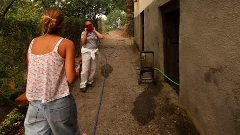 Los vecinos de Oencia se preparan contra el fuego (22)