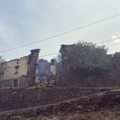 Casas quemadas en el pueblo de Lusio, por el incendio de Gestoso | César Sanchez, ICAL